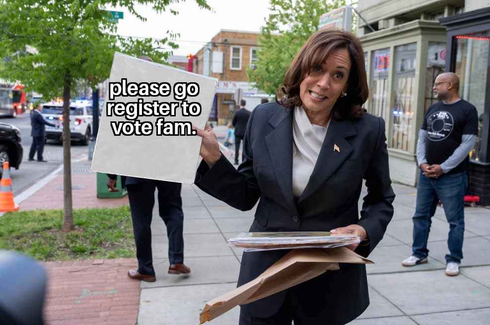 Kamala_Harris_Holding_A_Vinyl_Record_17092024021606.jpg